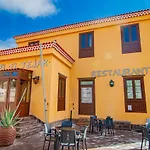 El Tejar & Отель