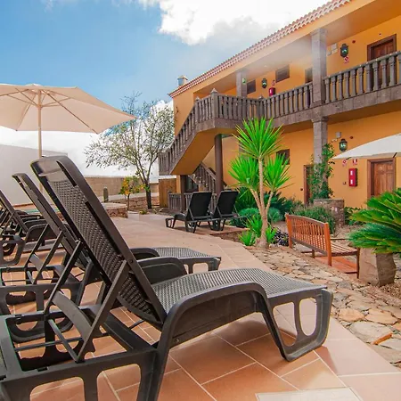 El Tejar & Hotel 2*